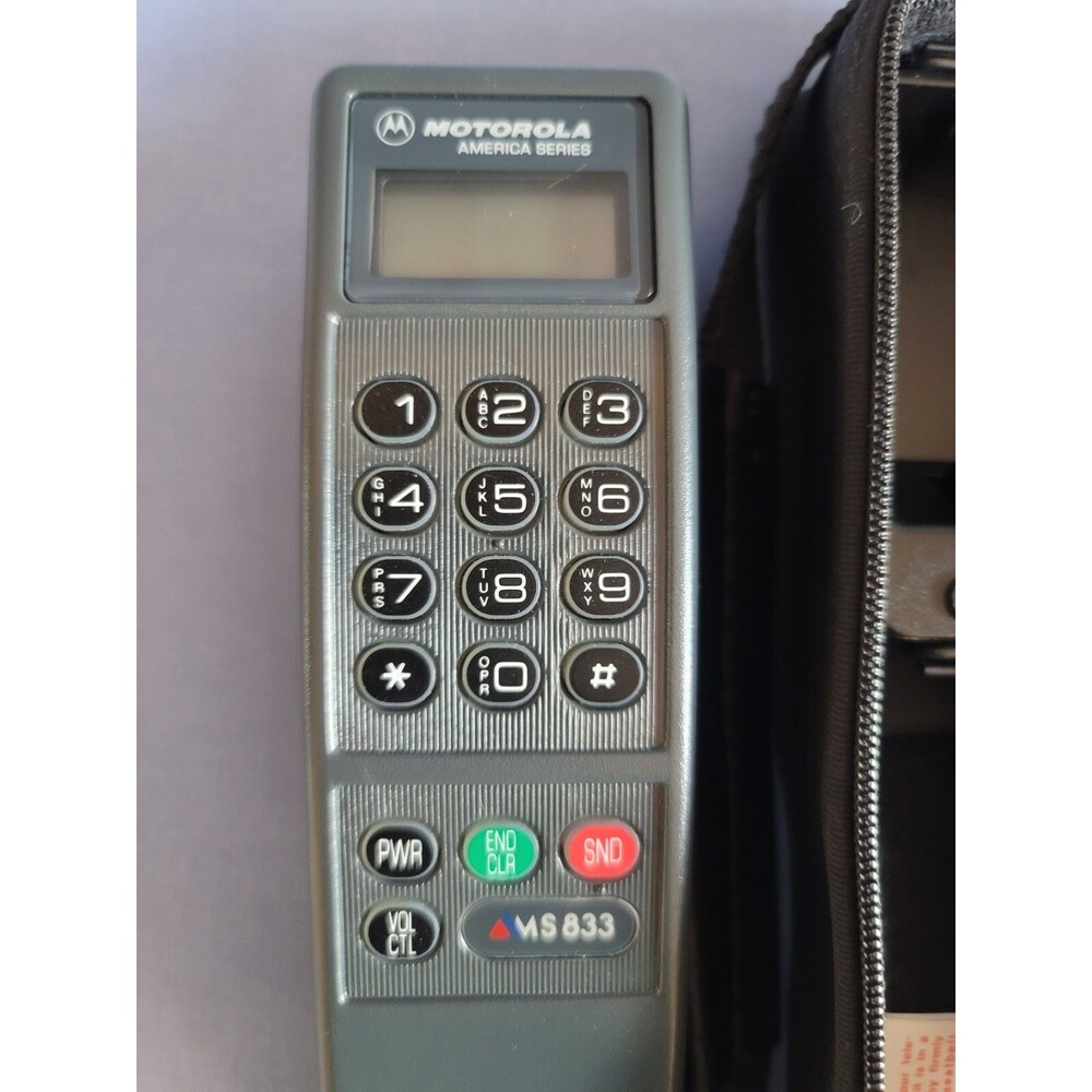 Motorola Vintage Cell Phone MS833 Japan Made 12V Black Pouch w/Battery